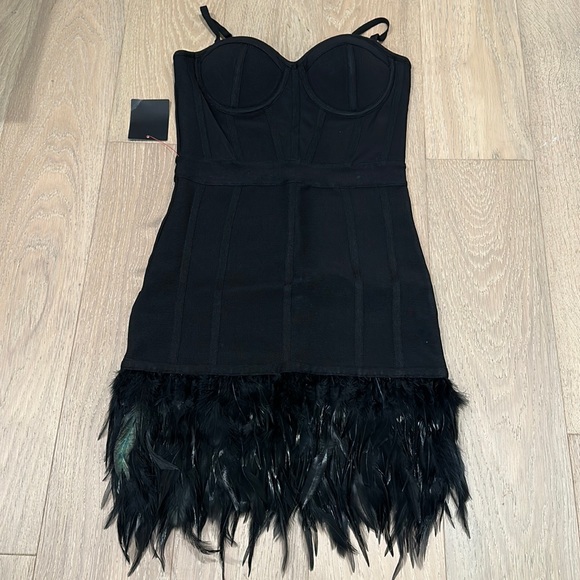 Bebe Elora feather bandage dress - Picture 2 of 3